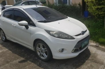 White Ford Fiesta 2013 for sale in Automatic
