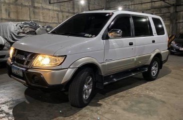 White Isuzu Xuv 2012 for sale in Manila