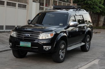 Selling Black Ford Everest 2012 in Quezon City