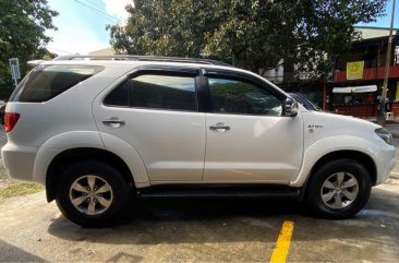 White Toyota Fortuner 2007 for sale in Quezon City