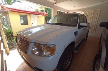 Sell White 2001 Ford Explorer in Bacolod