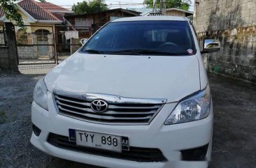 White Toyota Innova 2012 for sale in Manila