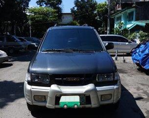 Selling Black Isuzu Crosswind 2002 in Quezon City