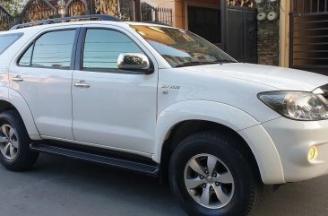 White Toyota Fortuner 2018 for sale in Las Pinas