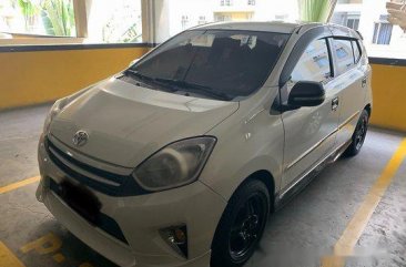 White Toyota Wigo 2016 at 45000 km for sale 