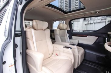 White Toyota Alphard 2017 for sale in San Francisco