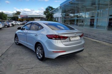 White Hyundai Elantra 2018 for sale in Mandaluyong City