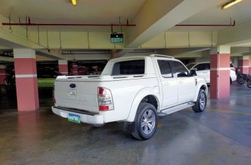 Selling White Ford Escape 2005 in Manila