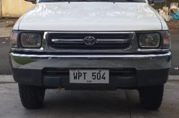 Sell 2000 Toyota Hilux in Quezon City