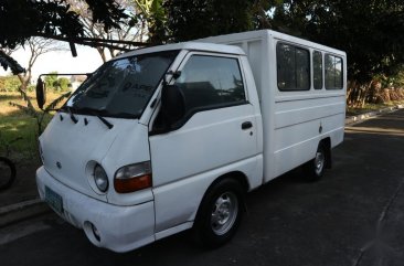 White Hyundai Porter 2002 for sale in Manila