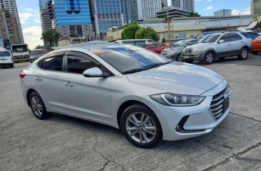 White Hyundai Elantra 2018 for sale in Mandaluyong City