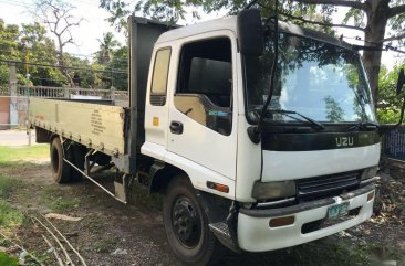Sell White 2000 Isuzu Forward in Tanauan