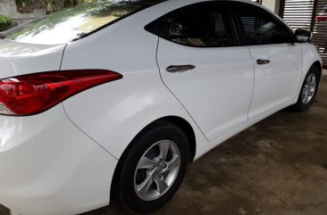 Selling White Hyundai Elantra 2014 in Quezon City