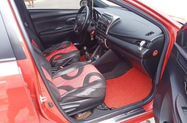 Red Toyota Yaris 2013 for sale in Manual