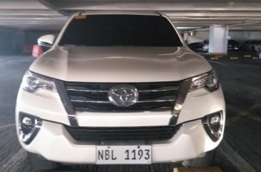 Selling White Toyota Fortuner 2018 in Manila