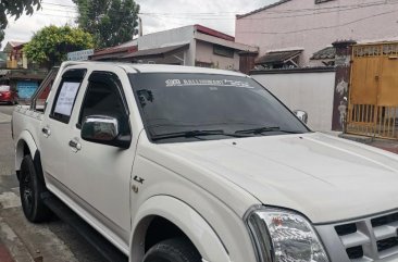 White Isuzu D-Max 2006 for sale in Automatic