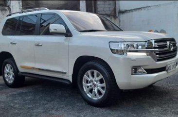 White Toyota Land Cruiser 2017 for sale in Quezon City