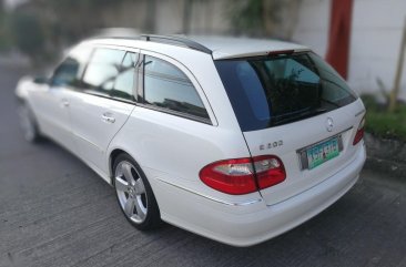 White Mercedes-Benz E-Class 2004 for sale in Automatic