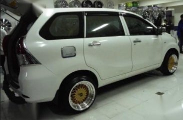 Sell White 2016 Toyota Avanza in Manila