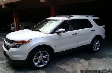 White Ford Explorer 2013 for sale in Automatic