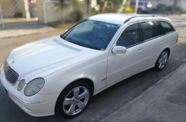 White Mercedes-Benz E-Class 2004 for sale in Automatic