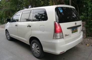 White Toyota Innova 2011 for sale in Manual