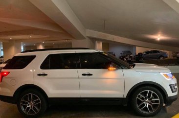 Selling White Ford Explorer 2016 in Manila