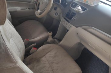 Red Suzuki Ertiga 2015 for sale in Manual