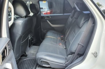 Sell White 2015 Ford Everest in Mandaluyong
