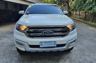 Sell White 2015 Ford Everest in Mandaluyong