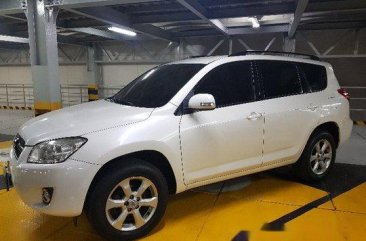 White Toyota Rav4 2011 for sale in Automatic