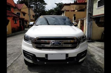 Selling White Ford Everest 2018 SUV / MPV at 26000 in Bacoor