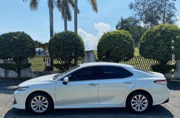 Selling White Toyota Camry 2018 in Taguig