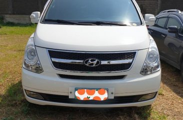 Sell 2013 Hyundai Grand Starex in Binan 