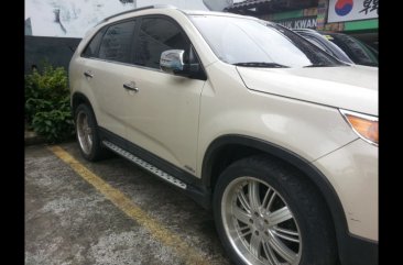 Selling White Kia Sorento 2010 SUV / MPV at  Automatic   at 64000 in Cebu City