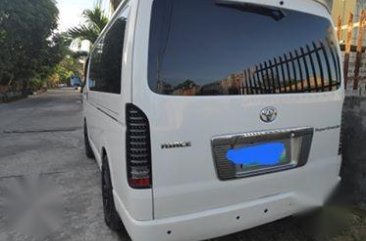 Selling White Toyota Grandia 2008 in Mabalacat