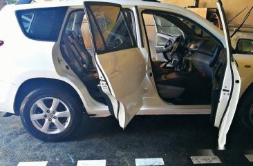 Sell White 2009 Toyota Rav4 in Manila