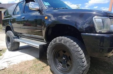 Selling Black Toyota Hilux 2009 in Davao