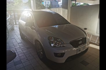 Selling White Kia Carens 2010 SUV / MPV in Quezon City