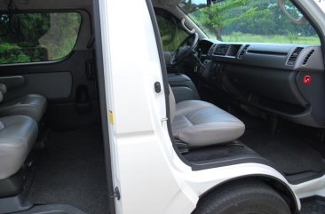 Sell White 2016 Toyota Hiace Van in Manila