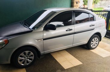 Sell White 2010 Hyundai Accent Hatchback in Bacoor