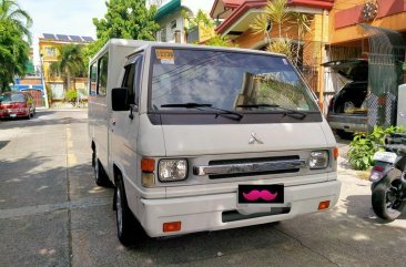 White Mitsubishi L300 2017 for sale in Mandaluyong