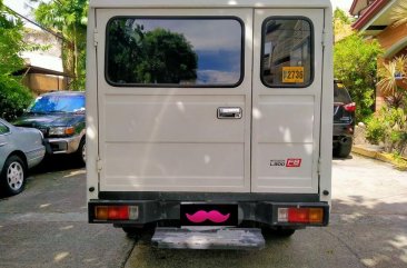 White Mitsubishi L300 2017 for sale in Mandaluyong