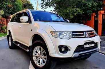 Selling White Mitsubishi Montero 2013 SUV / MPV in Manila