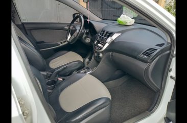 Sell White 2011 Hyundai Accent Sedan in Manila