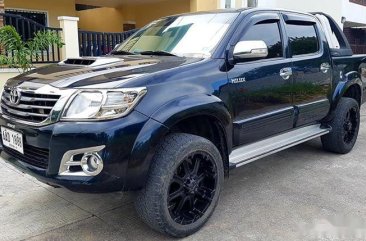 Selling Blue Toyota Hilux 2014 in Manila