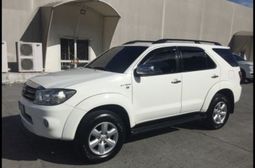 Sell White 2010 Toyota Fortuner in Parañaque