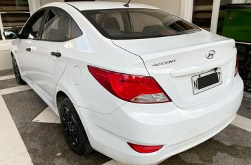 Sell White Hyundai Accent in Manila