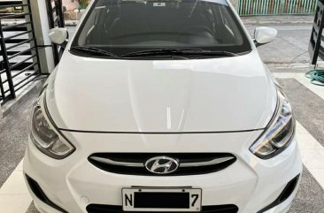 Sell White Hyundai Accent in Manila