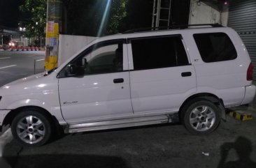 White Isuzu Crosswind for sale in Quezon city